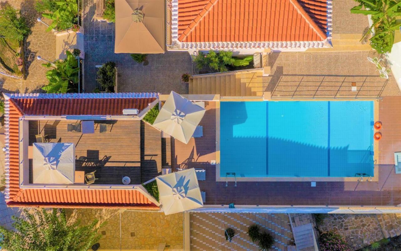 Vereniki Apartments Finikounta Bagian luar foto