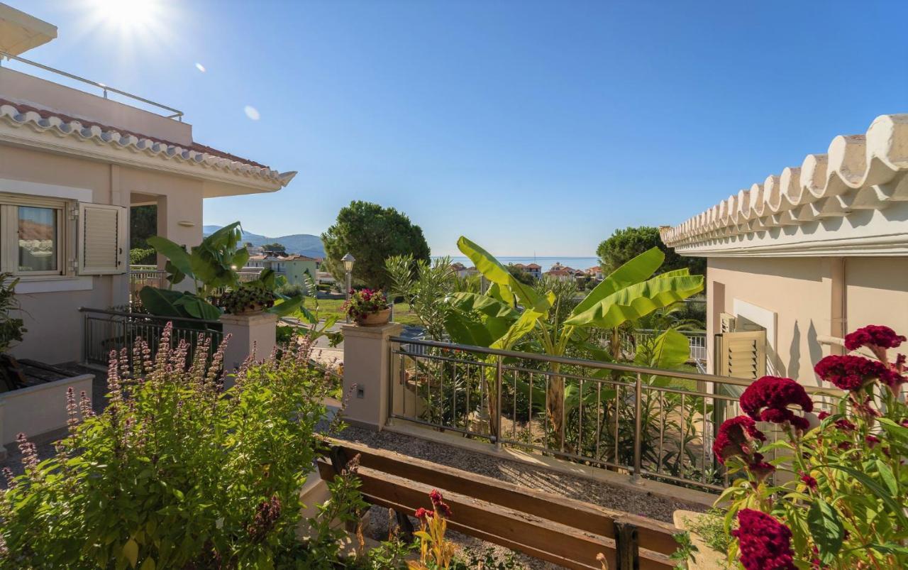 Vereniki Apartments Finikounta Bagian luar foto